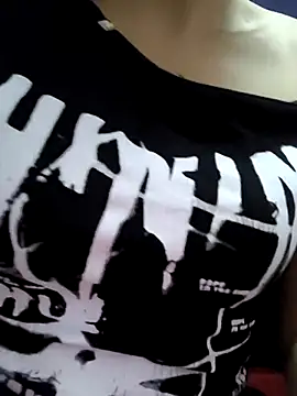 Snapshot of Agine222 chatting on October 31, 2025, 2:45 am Agine222 online show from October 31, 2025, 2:45 am