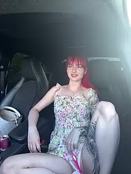 Snapshot of kimkatyrides chatting on July 9, 2026, 4:33 pm kimkatyrides online show from July 9, 2026, 4:33 pm