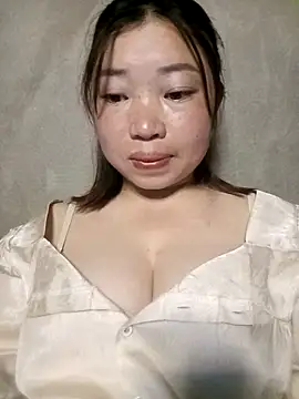 Snapshot of julybe chatting on February 2, 2026, 4:27 pm julybe online show from February 2, 2026, 4:27 pm