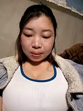 Snapshot of julybe chatting on February 4, 2026, 4:02 pm julybe online show from February 4, 2026, 4:02 pm