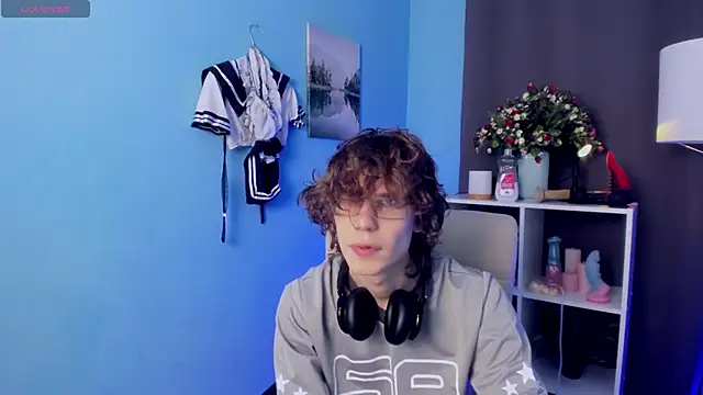 LeoBensyten online show from November 19, 2025, 5:13 pm