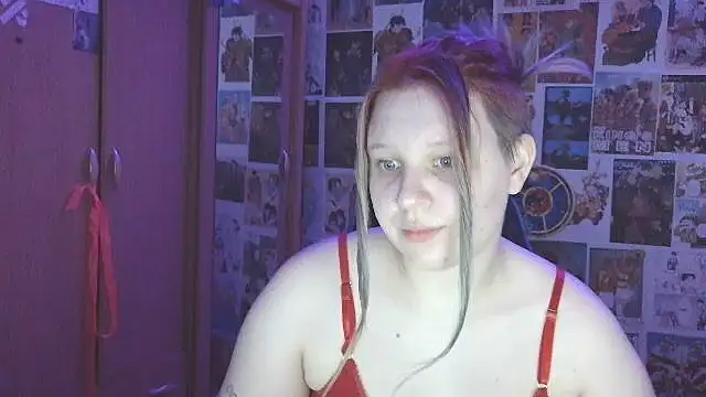 Snapshot of FoxPlayXX chatting on July 5, 2026, 6:48 pm FoxPlayXX online show from July 5, 2026, 6:48 pm