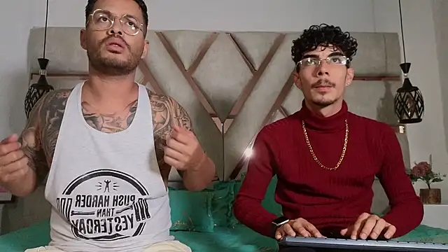 Snapshot of boysonfiree chatting on October 31, 2025, 11:33 am boysonfiree online show from October 31, 2025, 11:33 am