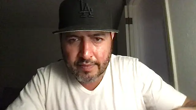 ezrah23 online show from November 13, 2025, 4:00 am