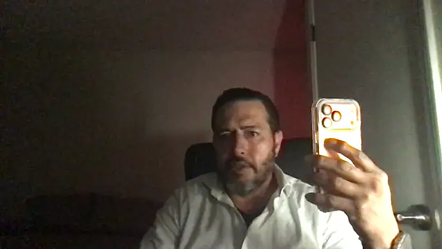 ezrah23 online show from April 6, 2026, 1:56 pm