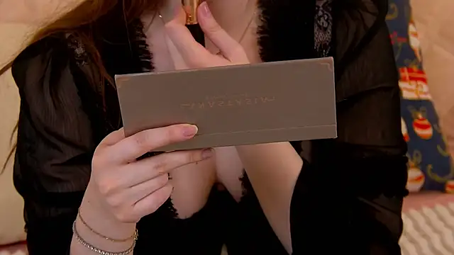 VickiBanx online show from December 19, 2025, 4:19 am