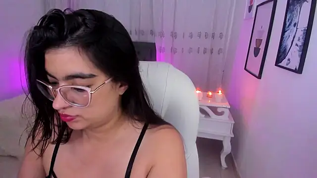 Luna Jonnes1 online show from January 11, 2026, 11:15 am