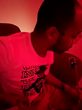 Snapshot of TraddyZaddy chatting on November 1, 2025, 4:58 am TraddyZaddy online show from November 1, 2025, 4:58 am