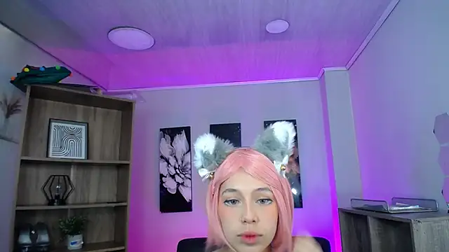 roseefancy19 online show from November 20, 2025, 11:43 am