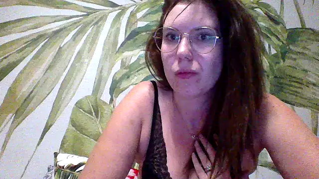 Snapshot of Sandragreg31 chatting on November 6, 2025, 9:37 pm Sandragreg31 online show from November 6, 2025, 9:37 pm