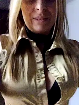 fragoli online show from October 30, 2025, 3:24 pm