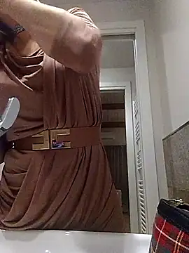 fragoli online show from November 6, 2025, 8:59 am