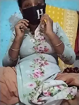 NAZMEN1122 online show from November 4, 2025, 12:04 pm