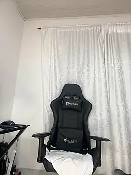 Natural BIGASS Nina online show from February 19, 2026, 8:05 pm