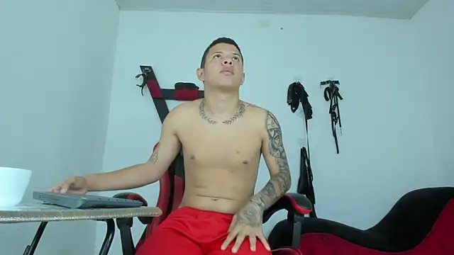 Steven19 LatinBoy online show from January 17, 2026, 12:10 pm