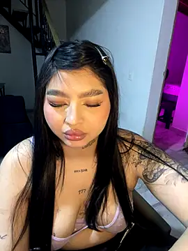 babykw online show from November 14, 2025, 1:04 am