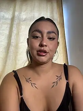 Elina Hills online show from March 23, 2026, 7:07 pm