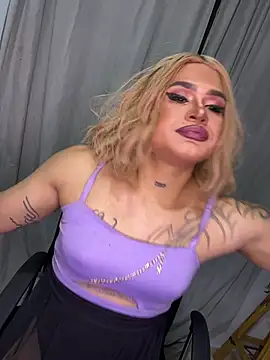 melani ferraraa  online show from July 6, 2026, 11:29 pm