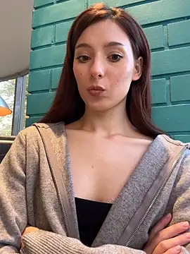 LilluKatten online show from November 7, 2025, 1:11 pm