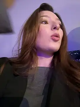 LilluKatten online show from April 3, 2026, 11:41 am