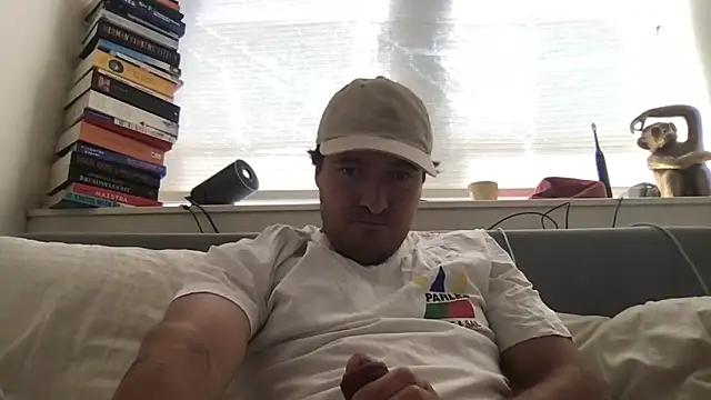 dutchpieter95 online show from April 14, 2026, 7:47 am