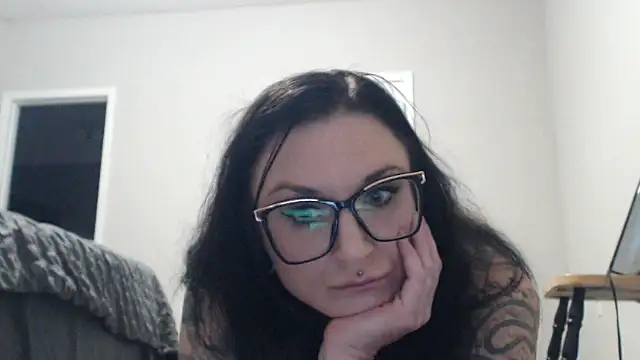 Holyplastic online show from November 25, 2025, 2:11 am