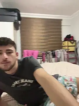 yasinesra757  online show from February 8, 2026, 11:41 pm