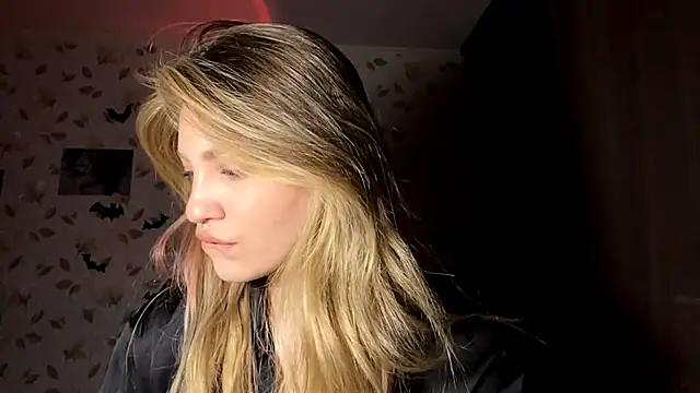 OrethaEredia online show from November 1, 2025, 3:14 pm