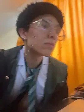 Itsllua21 online show from October 31, 2025, 8:21 pm