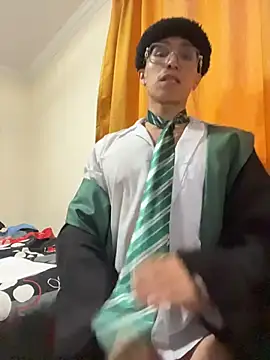 Itsllua21 online show from November 21, 2025, 7:34 pm