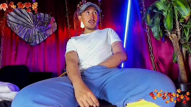 Snapshot of x_heros_x chatting on November 9, 2025, 12:58 pm x heros x online show from November 9, 2025, 12:58 pm