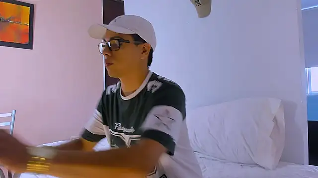 Snapshot of Daniel_De_la_rose chatting on November 5, 2025, 12:05 pm Daniel De la rose online show from November 5, 2025, 12:05 pm