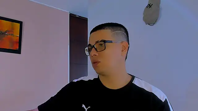 Snapshot of Daniel_De_la_rose chatting on November 11, 2025, 12:27 pm Daniel De la rose online show from November 11, 2025, 12:27 pm