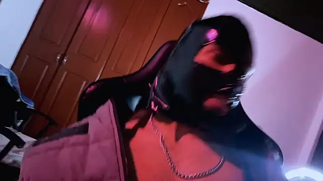 3v1l online show from November 10, 2025, 11:42 am