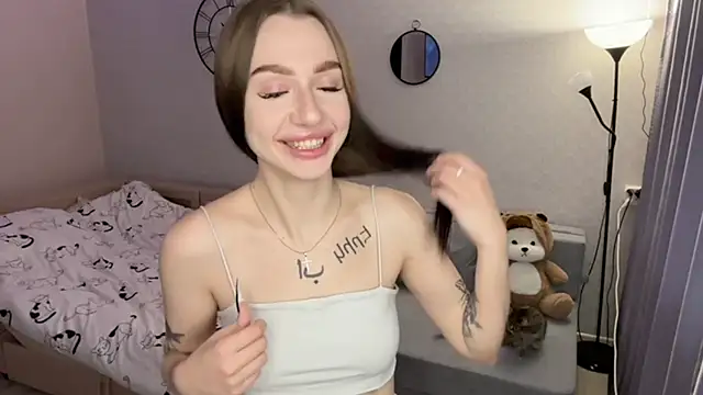  Hey lola  online show from November 19, 2025, 10:26 am