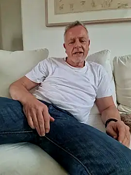 Dennislover007 online show from November 14, 2025, 12:59 pm