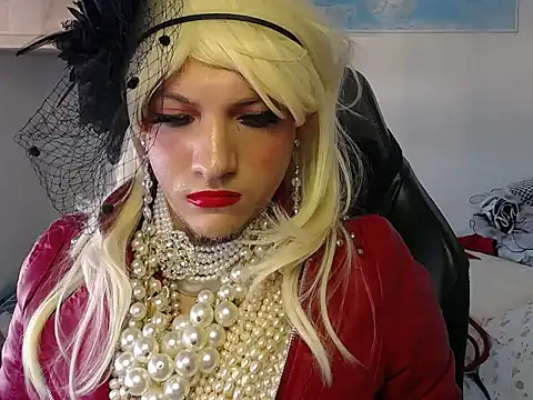 VanesaCrossic online show from October 19, 2025, 6:47 am