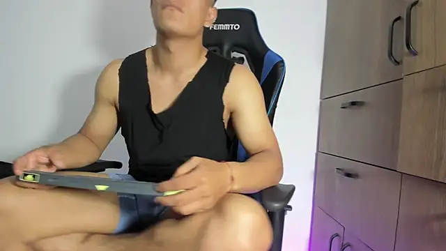 dorman boy online show from February 3, 2026, 2:53 am