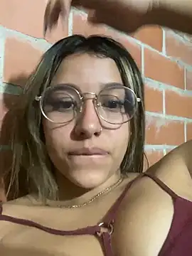 liahot69 online show from April 14, 2026, 3:23 am