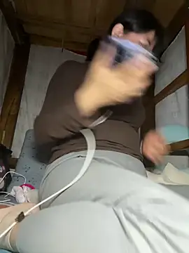 Snapshot of daaqnn chatting on March 29, 2026, 12:49 pm daaqnn online show from March 29, 2026, 12:49 pm