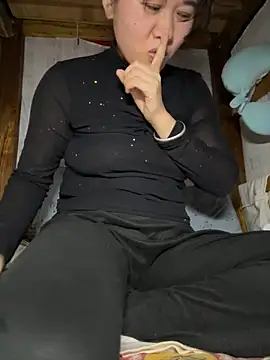 Snapshot of daaqnn chatting on April 4, 2026, 2:14 pm daaqnn online show from April 4, 2026, 2:14 pm