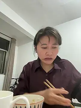 Snapshot of daaqnn chatting on April 8, 2026, 12:27 pm daaqnn online show from April 8, 2026, 12:27 pm