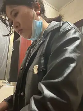 Snapshot of daaqnn chatting on April 16, 2026, 12:17 pm daaqnn online show from April 16, 2026, 12:17 pm