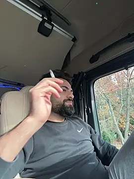 Snapshot of JanSy0 chatting on October 31, 2025, 11:44 am JanSy0 online show from October 31, 2025, 11:44 am