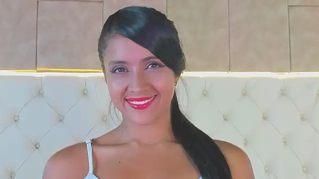 Camiila rosse online show from November 11, 2025, 7:36 pm