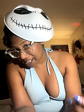 Snapshot of SpoiledLuxuriously chatting on October 31, 2025, 9:05 pm SpoiledLuxuriously online show from October 31, 2025, 9:05 pm