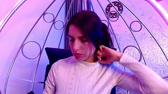 Snapshot of Mia_Velasquezz chatting on November 18, 2025, 2:43 pm Mia Velasquezz online show from November 18, 2025, 2:43 pm