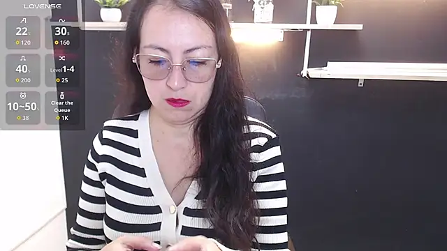 Lauryn Jones online show from April 17, 2026, 6:22 pm