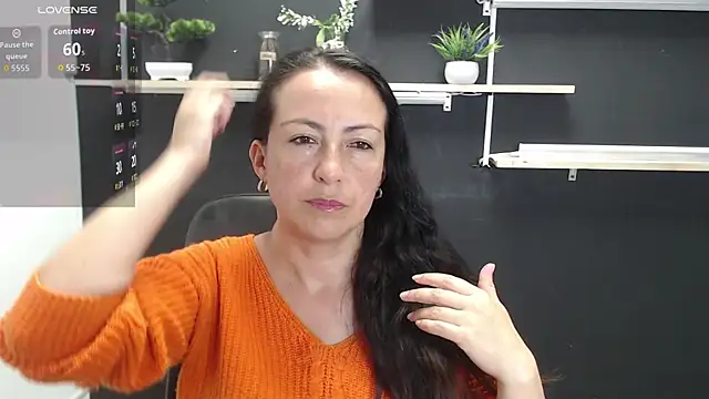 Lauryn Jones online show from May 27, 2026, 7:00 pm