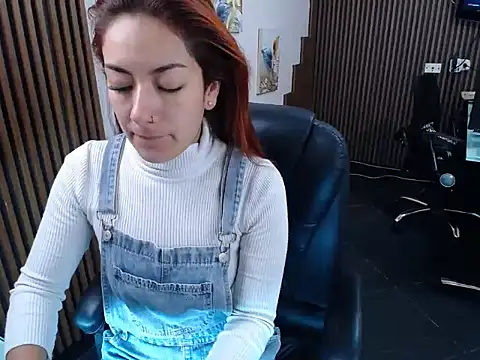 desk desire online show from November 14, 2025, 11:20 am